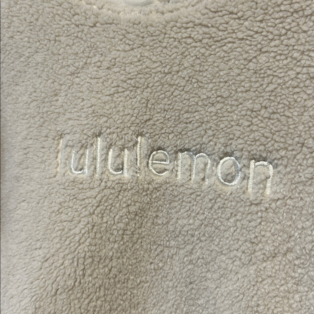 Lululemon Textured Fleece Embroidered Logo Minimalist Hoodie - Picture 4 of 12